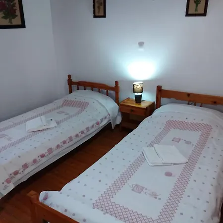 Traditional House With Loft -michalis' House In Kouramades-