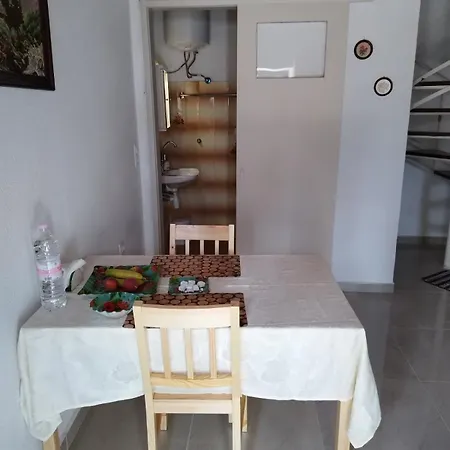 Traditional House With Loft -michalis' House In Kouramades- Ferienhaus Kouramádes