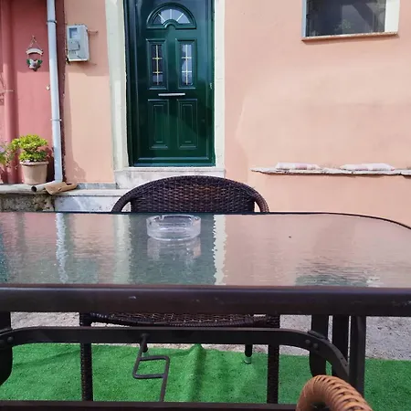 Traditional House With Loft -michalis' House In Kouramades- بيت للعطل
